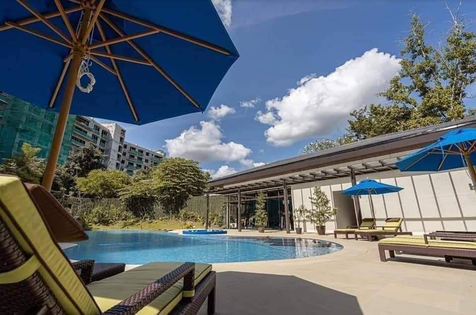 FULLY-FURNISHED 2BR  WITH CARPARK IN 32 SANSON FOR SALE