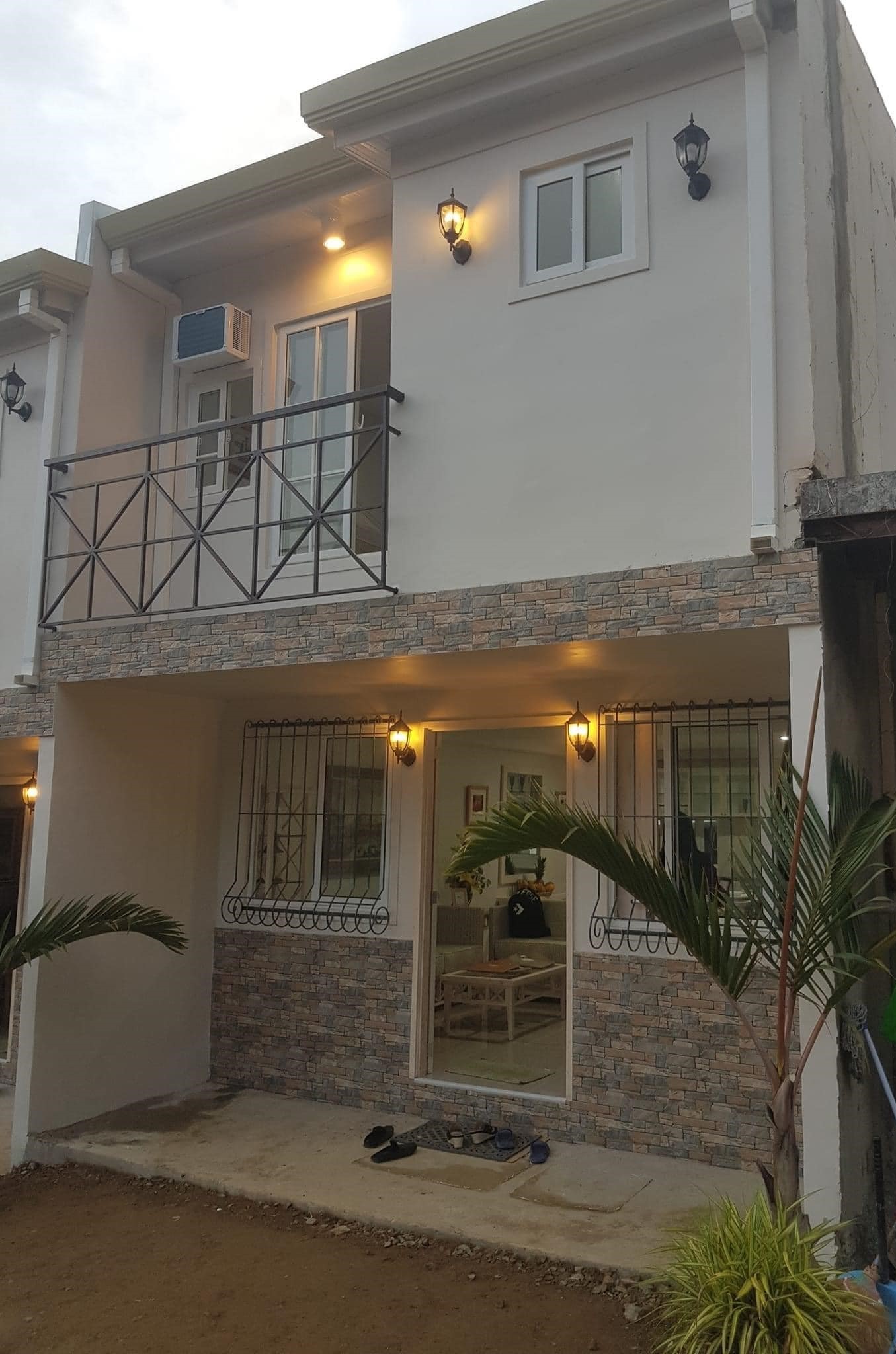 CEBU CITY GRAND RESIDENCES TOWNHOUSES