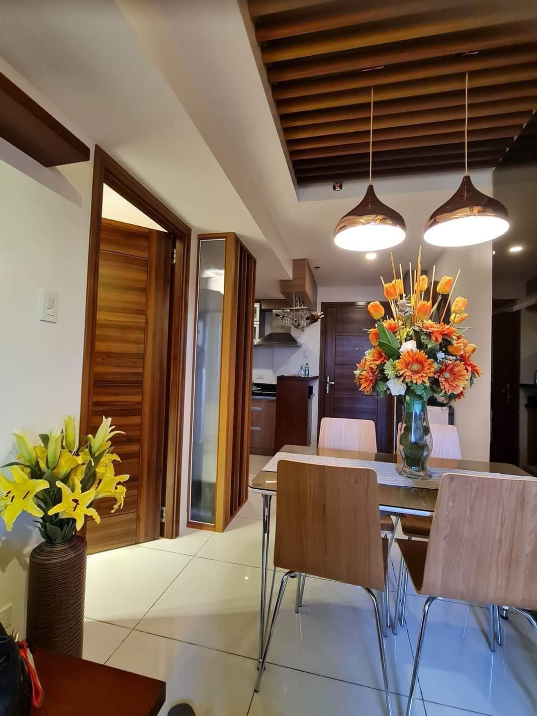 BRAND NEW 1 BR FULLY FURNISHED WITH PARKING IN HORIZONS 101 FOR SALE