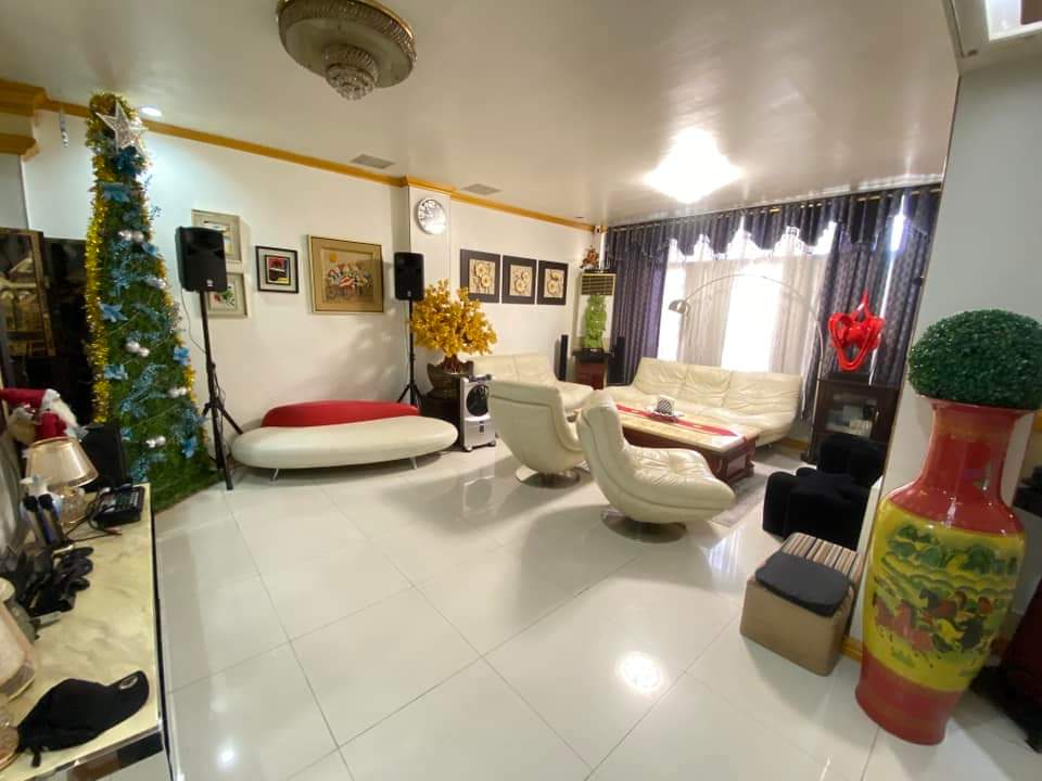 FOR RENT RESIDENTIAL/ COMMERCIAL 5-STOREY BUILDING