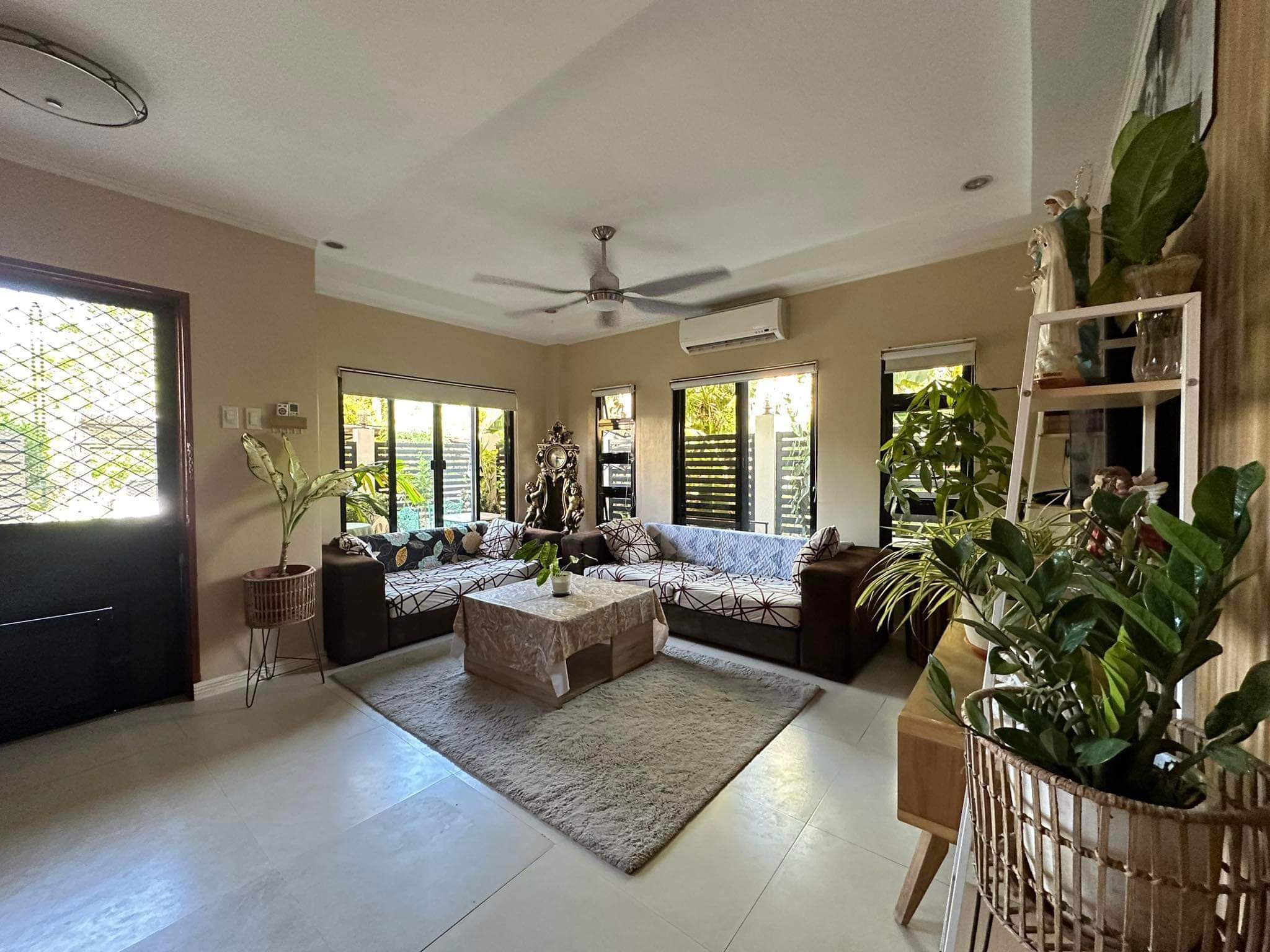 FOR SALE BUNGALOW HOUSE IN TALAMBAN