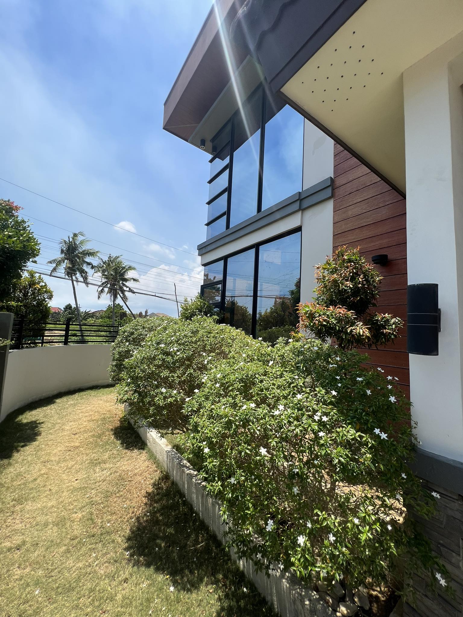 BEAUTIFUL CUSTOMIZED MODERN MEDITERRANEAN HOUSE WITH OWN SWIMMING POOL