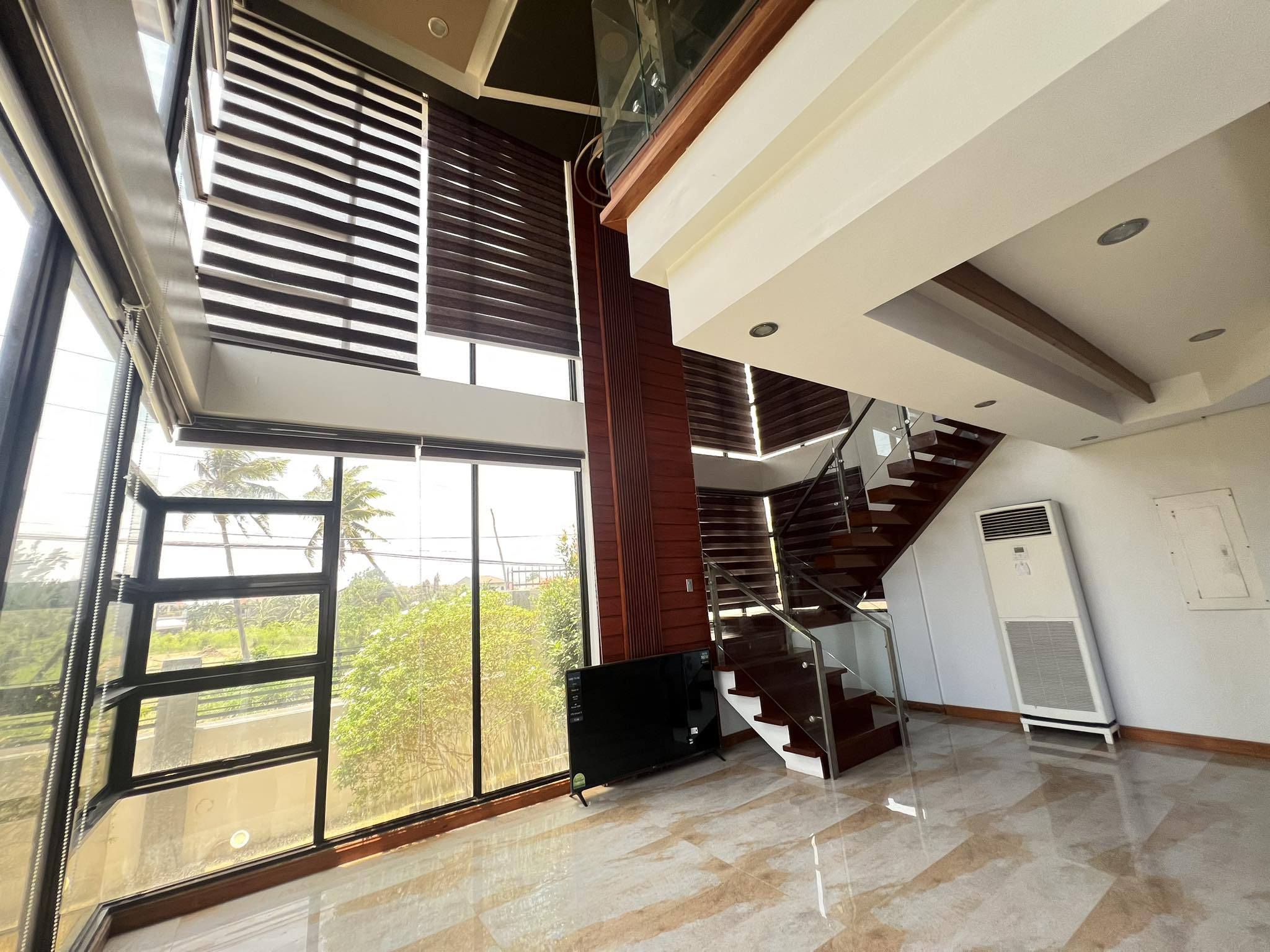 BEAUTIFUL CUSTOMIZED MODERN MEDITERRANEAN HOUSE WITH OWN SWIMMING POOL