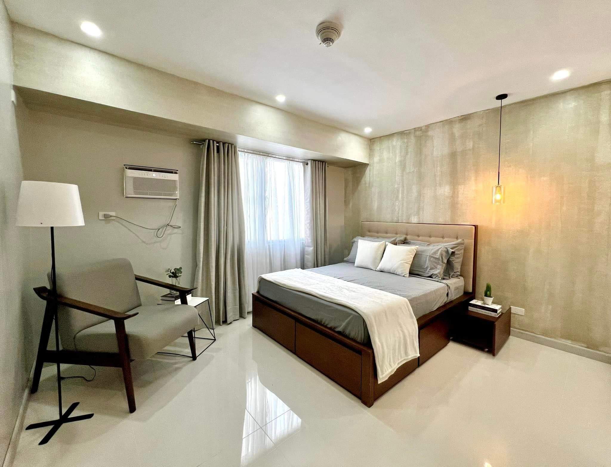 FOR RENT AND SALE FULLY FURNISHED CONDO IN TAFT EADT GATE