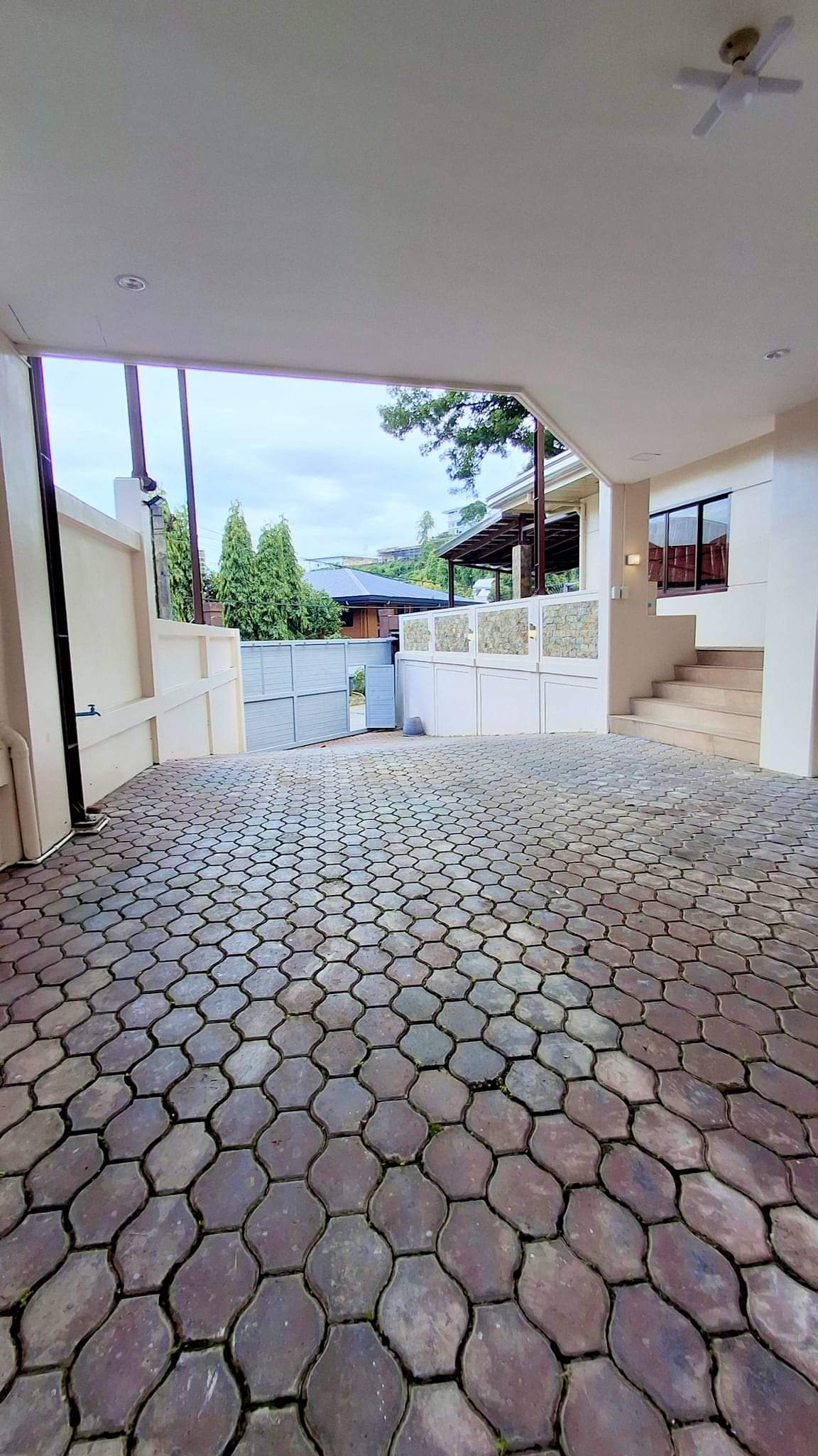 TWO STOREY HOUSE FOR RENT IN BANILAD