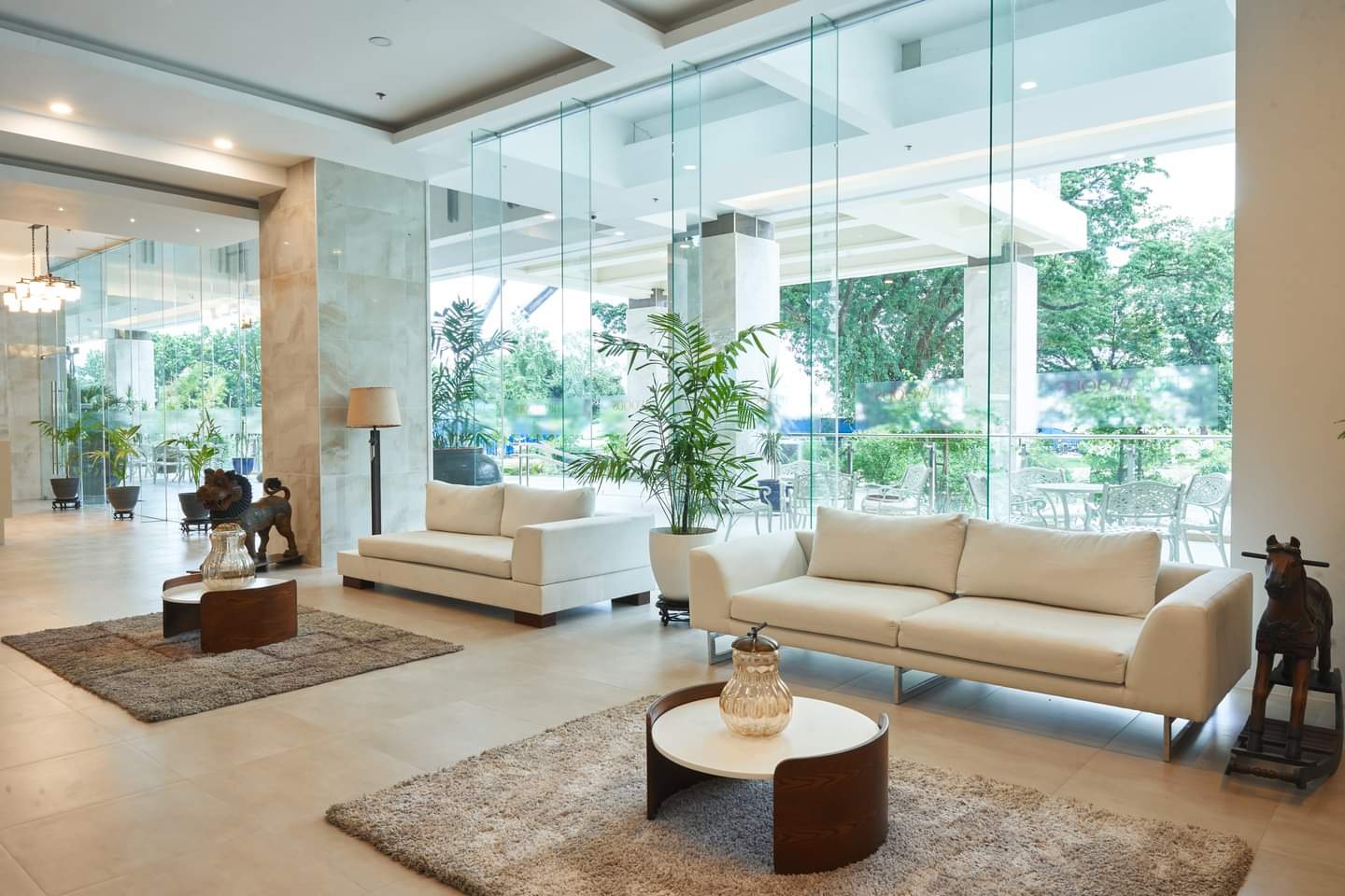 LUXURY LIVING IN THE TREEWOODS