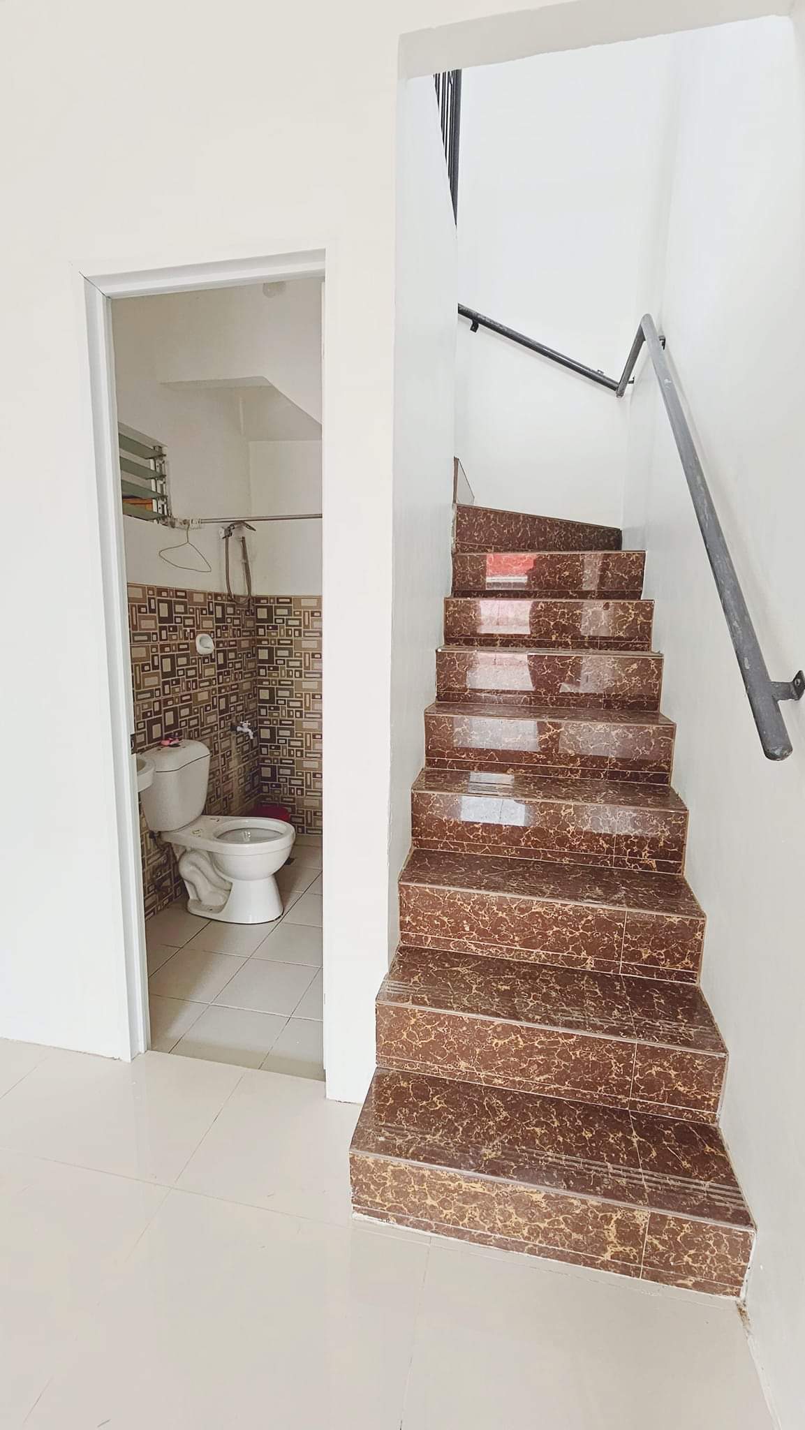 FOR ASSUME 2BR FINISHED TOWNHOUSE FOR RENT IN RICHWOOD HOMES