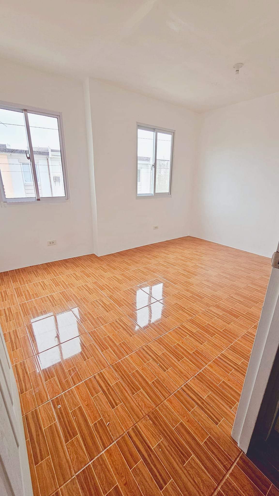 FOR ASSUME 2BR FINISHED TOWNHOUSE FOR RENT IN RICHWOOD HOMES