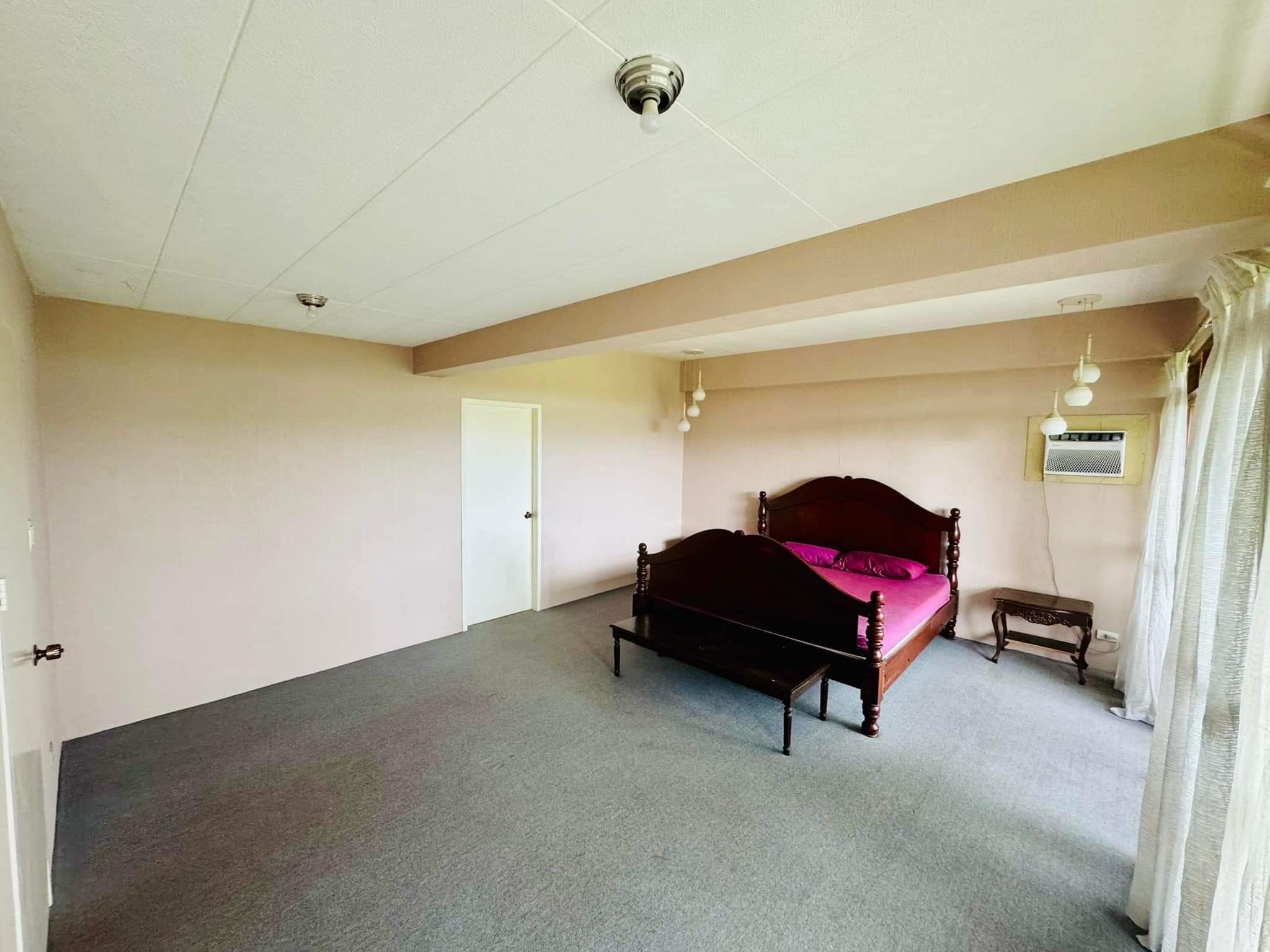 4BR PENTHOUSE CONDO UNIT FOR RENT