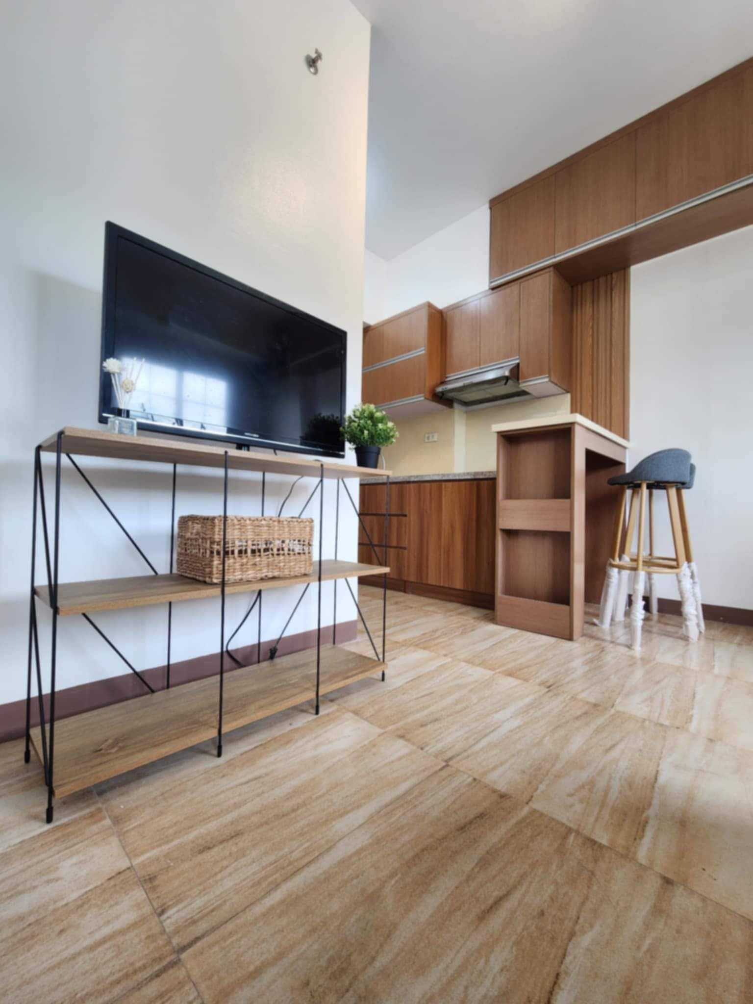 APPLE ONE STUDIO UNIT FOR RENT