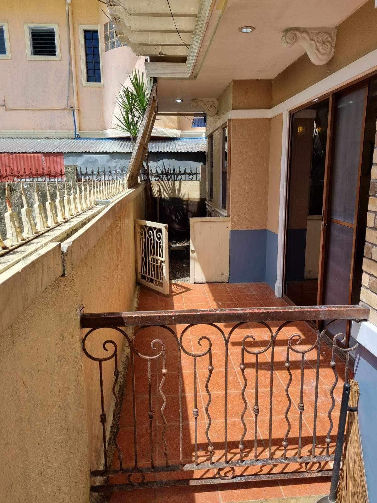 2 STOREY HOUSE FOR RENT IN MARIGONDON