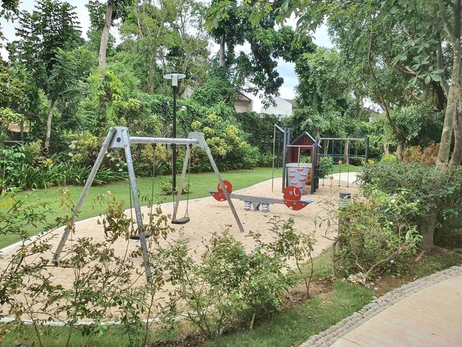 2BR UNIT IN 32 SANSON FOR SALE