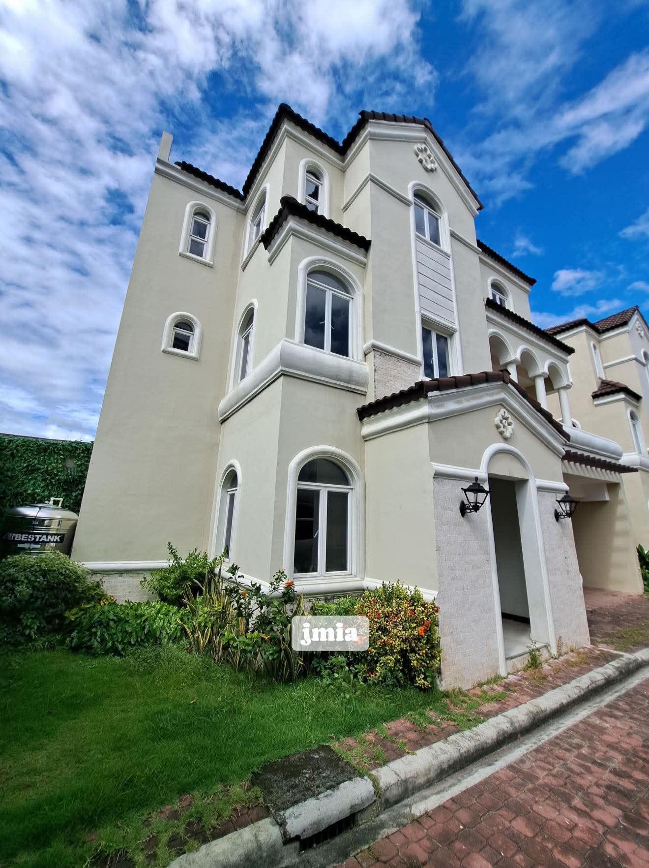 THREE STOREY FURNISHED HOUSE FOR RENT IN GUADALUPE CEBU