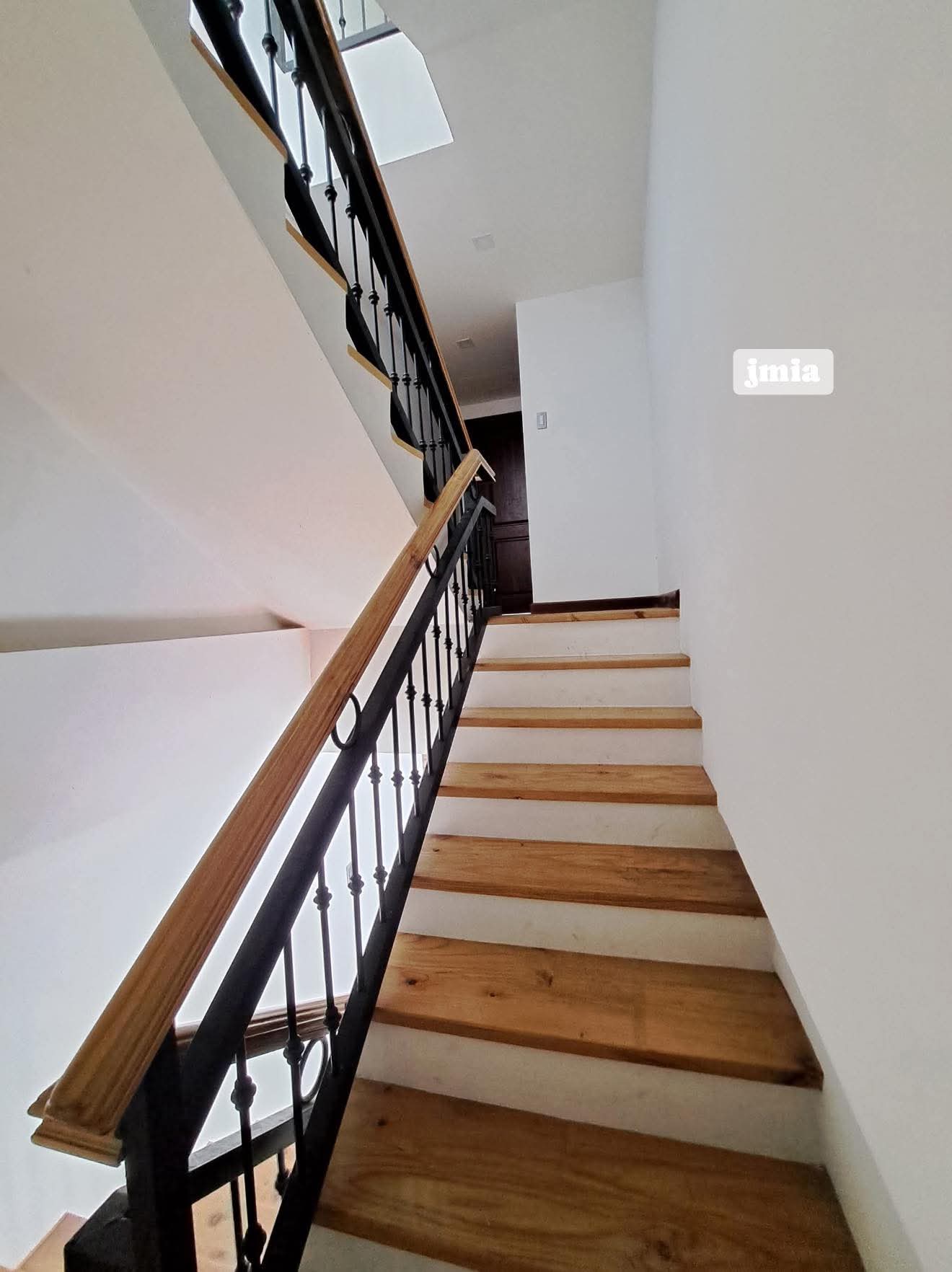 THREE STOREY FURNISHED HOUSE FOR RENT IN GUADALUPE CEBU