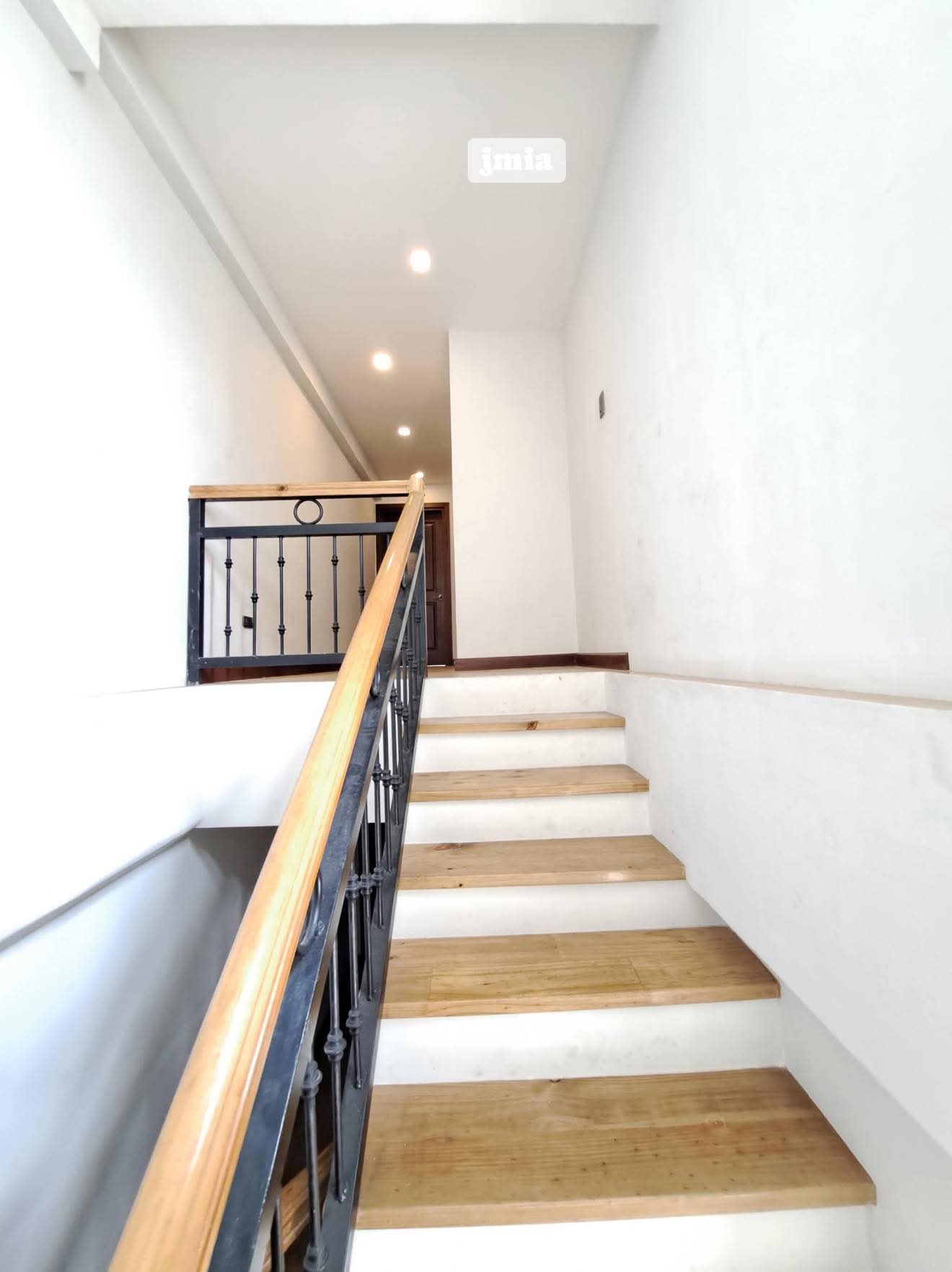 THREE STOREY FURNISHED HOUSE FOR RENT IN GUADALUPE CEBU