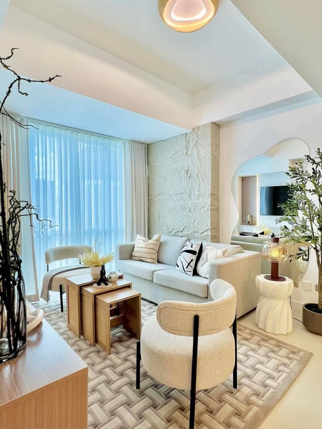 FOR SALE NEWLY FURNISHED CUSTOMISED INTERIOR2BR IN 38 PARK