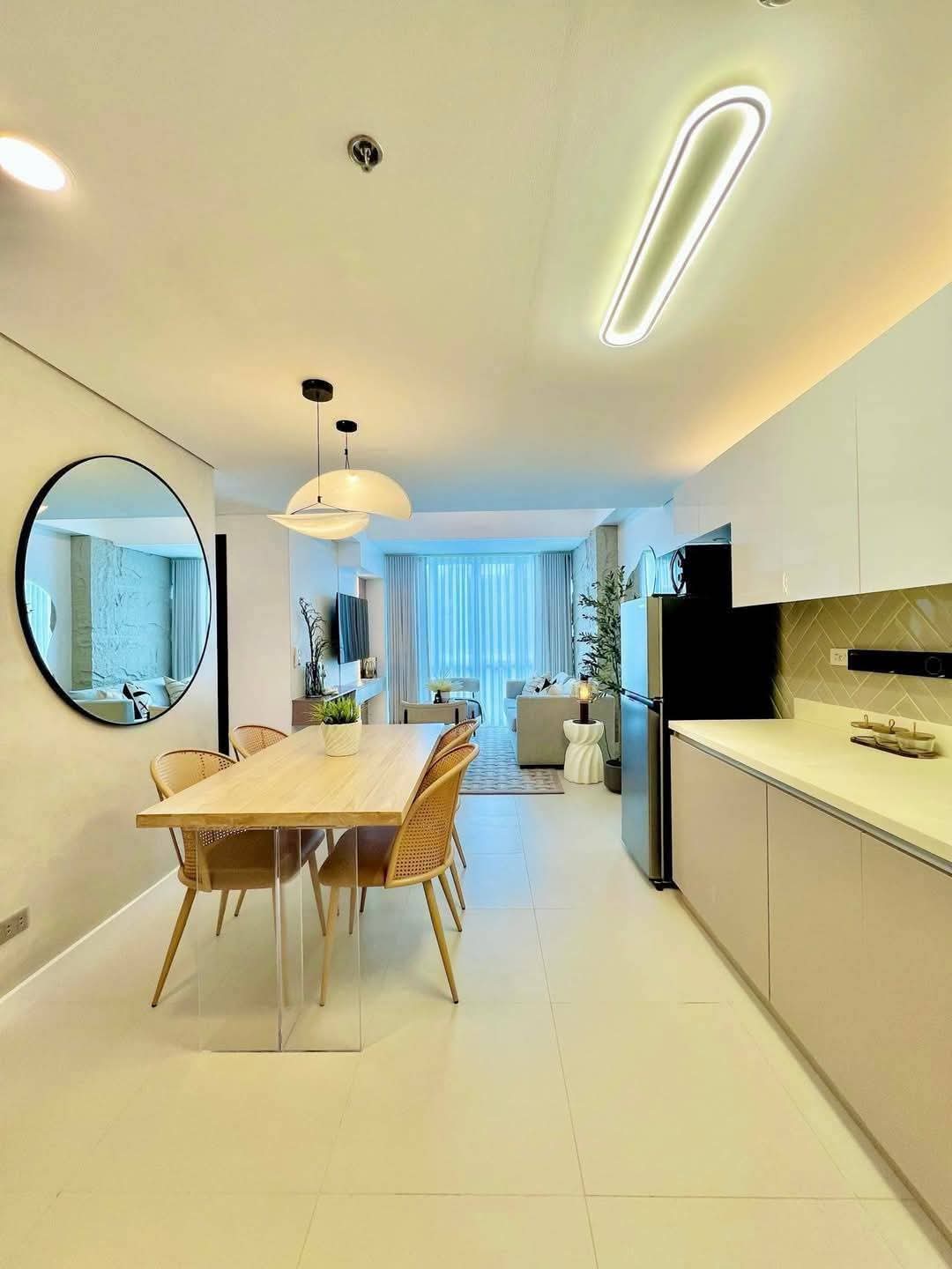 FOR SALE NEWLY FURNISHED CUSTOMISED INTERIOR2BR IN 38 PARK