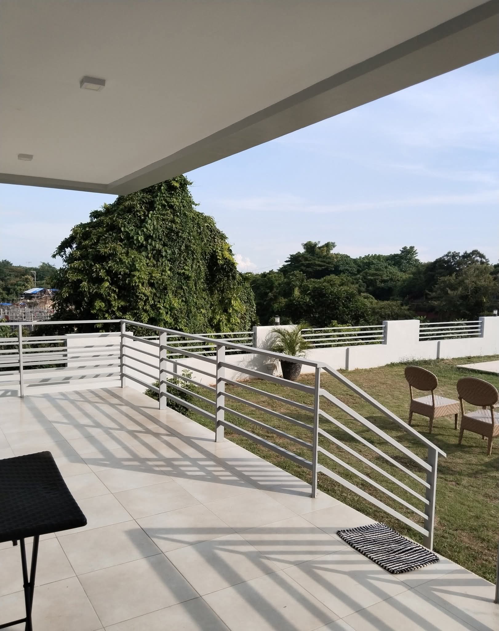 FOR RENT MANSION IN MARIA LUISA ESTATE