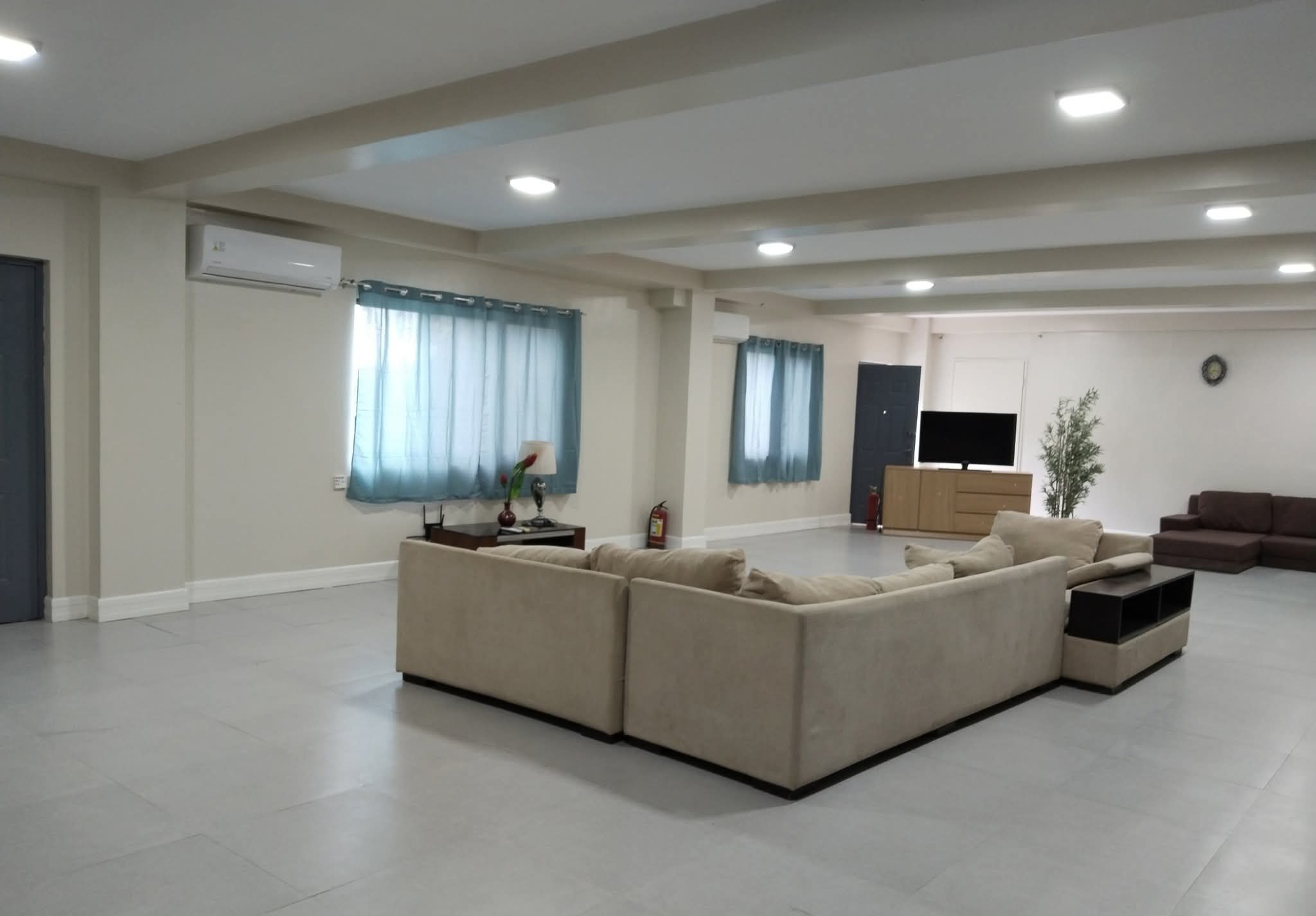 FOR RENT MANSION IN MARIA LUISA ESTATE