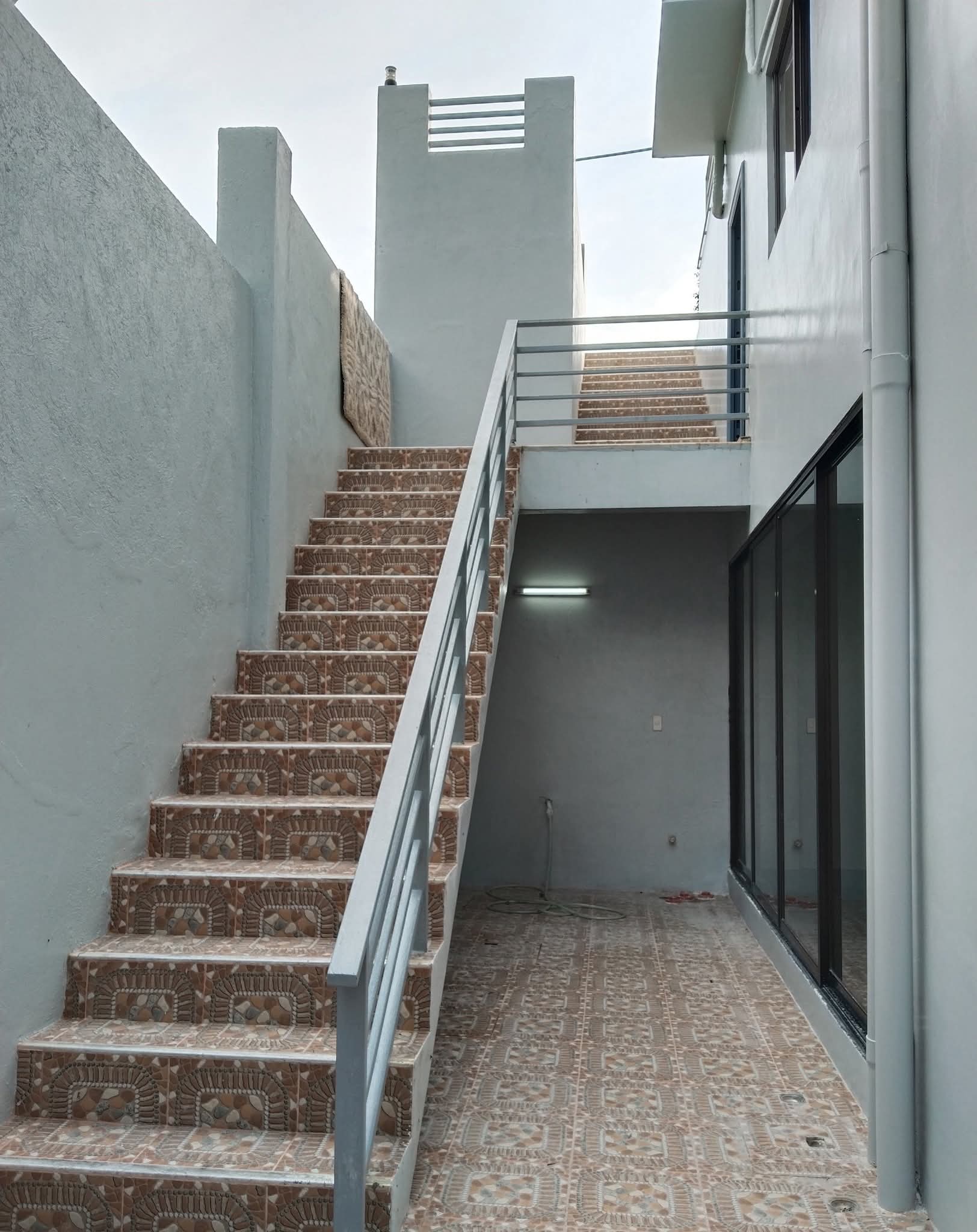 FOR RENT MANSION IN MARIA LUISA ESTATE