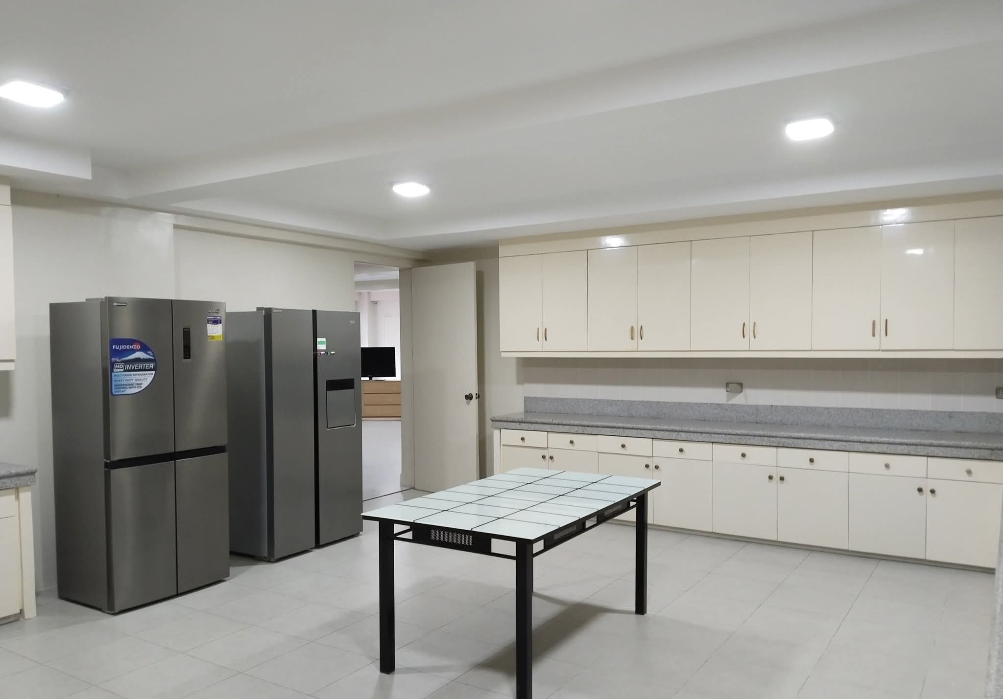 FOR RENT MANSION IN MARIA LUISA ESTATE