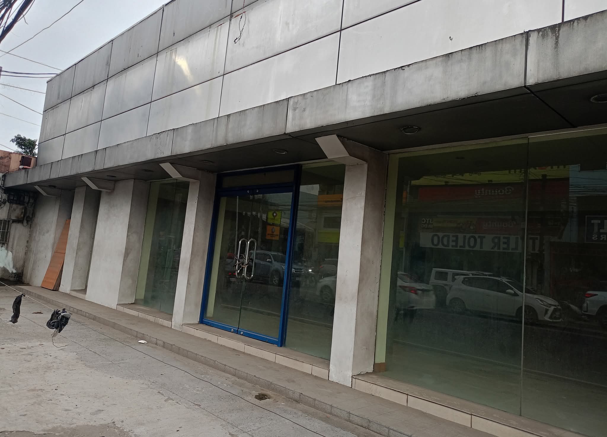 NEWLY RENOVATED TOWNHOUSE IN La BIENVINIDA SUBD FOR SALE