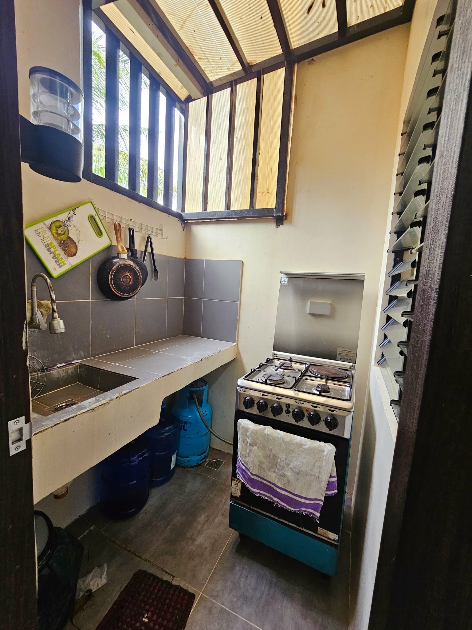 HOUSE & LOT FOR RENT