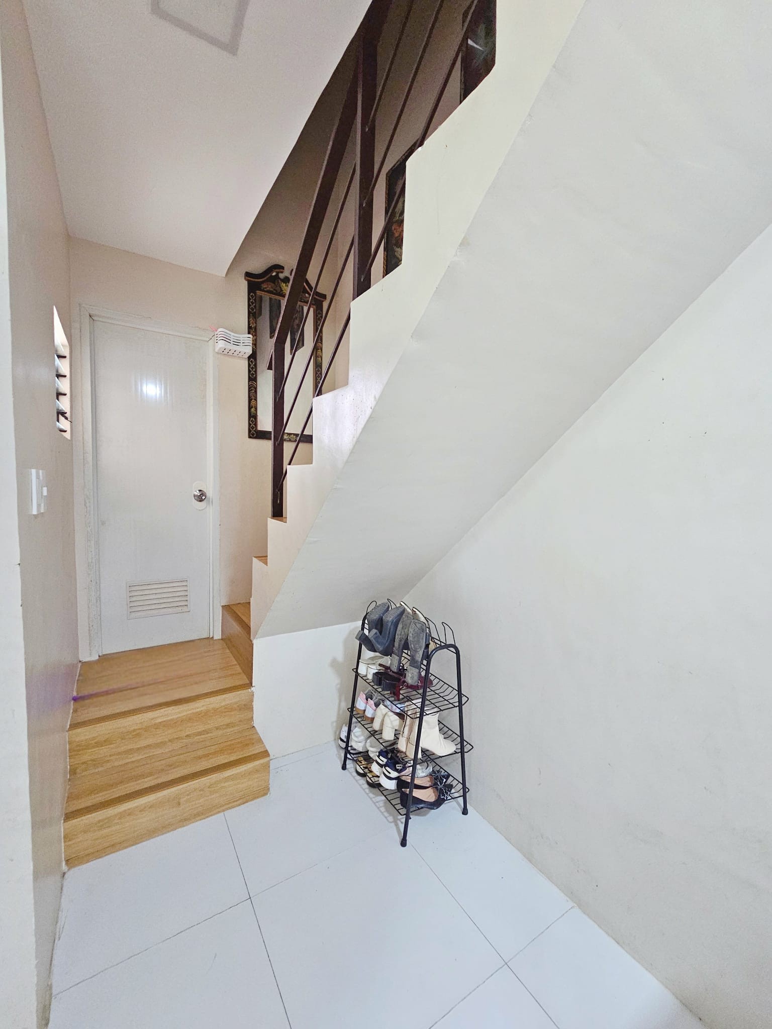 HOUSE & LOT FOR RENT