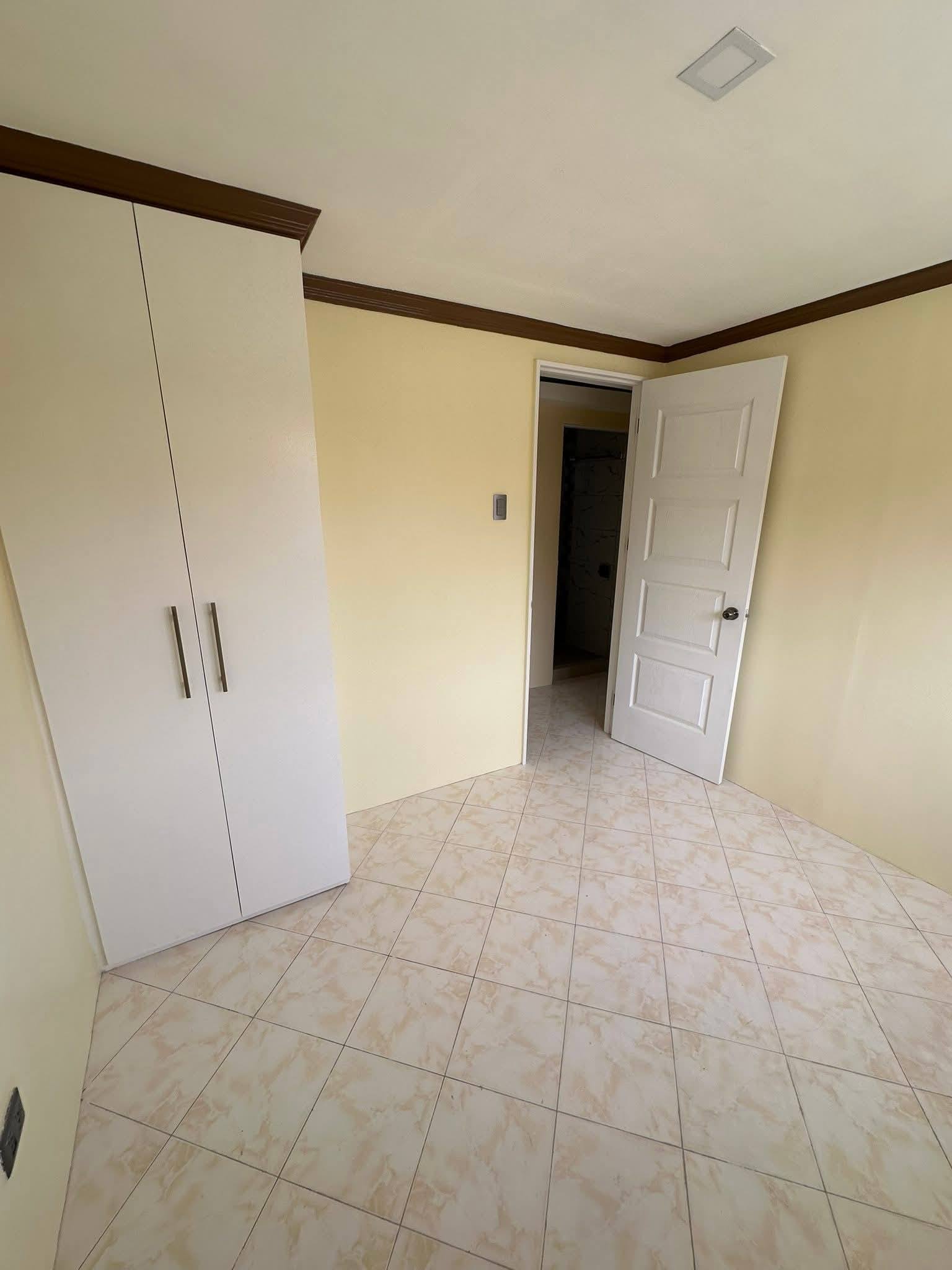 HOUSE & LOT FOR SALE — CLEAN TITLE