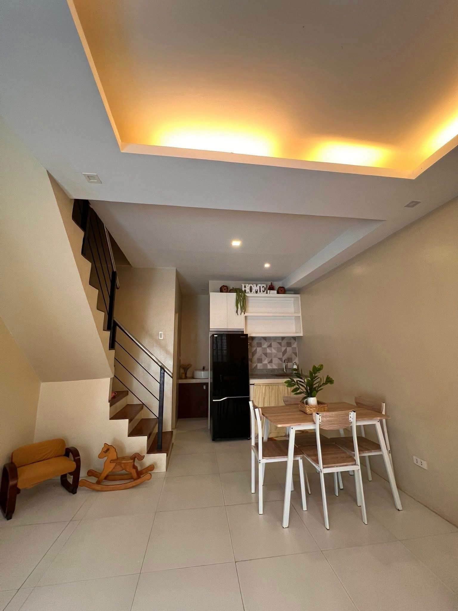 FOR RENT TOWNHOUSE IN ROBINSLANE LILOAN POBLACION