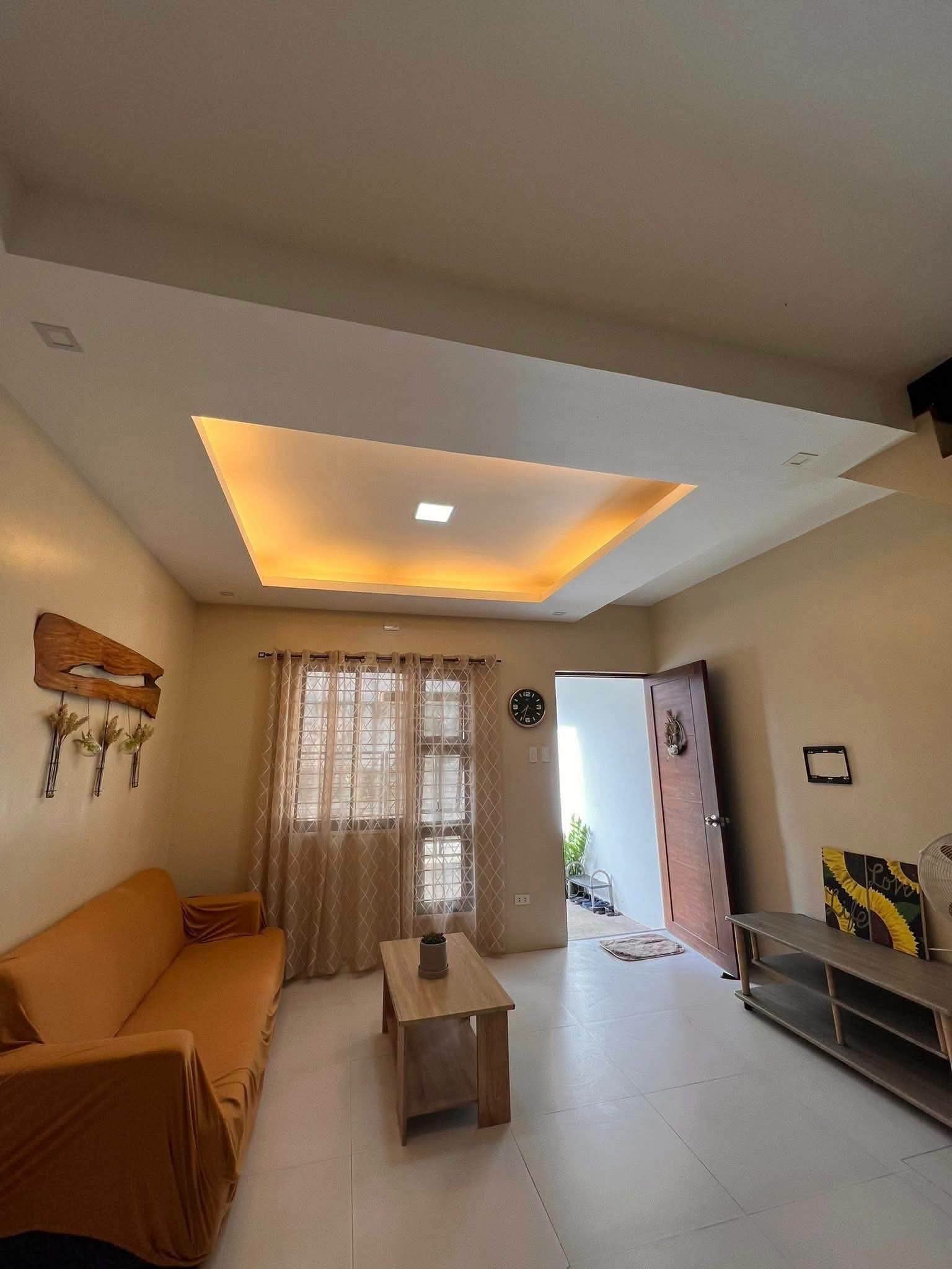 FOR RENT TOWNHOUSE IN ROBINSLANE LILOAN POBLACION