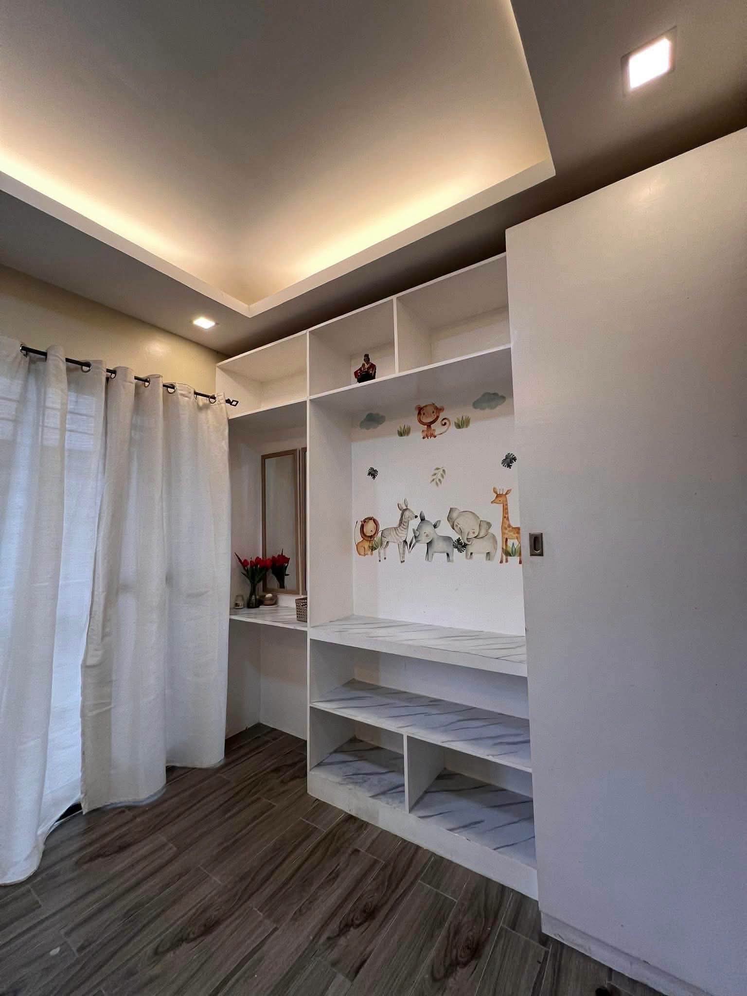 FOR RENT TOWNHOUSE IN ROBINSLANE LILOAN POBLACION