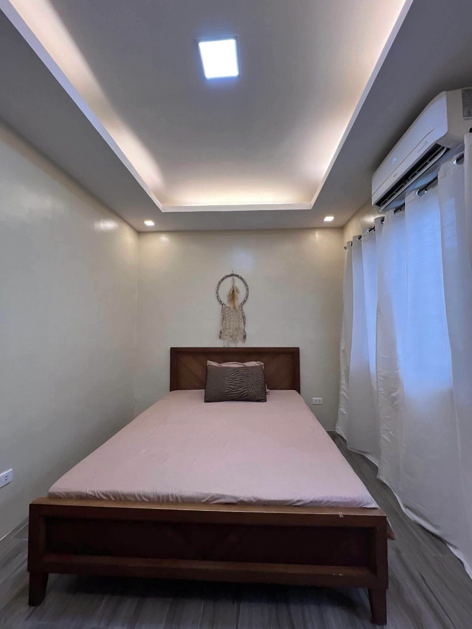 FOR RENT TOWNHOUSE IN ROBINSLANE LILOAN POBLACION