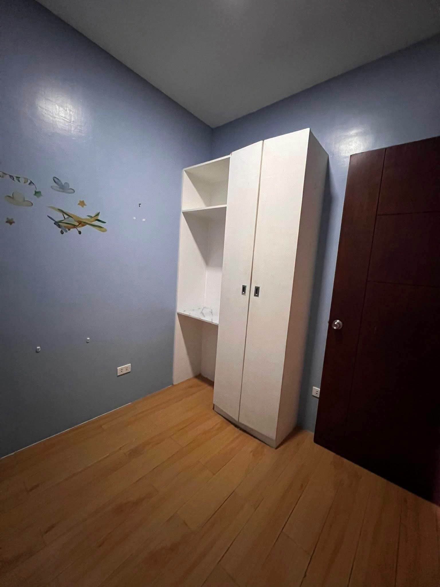 FOR RENT TOWNHOUSE IN ROBINSLANE LILOAN POBLACION
