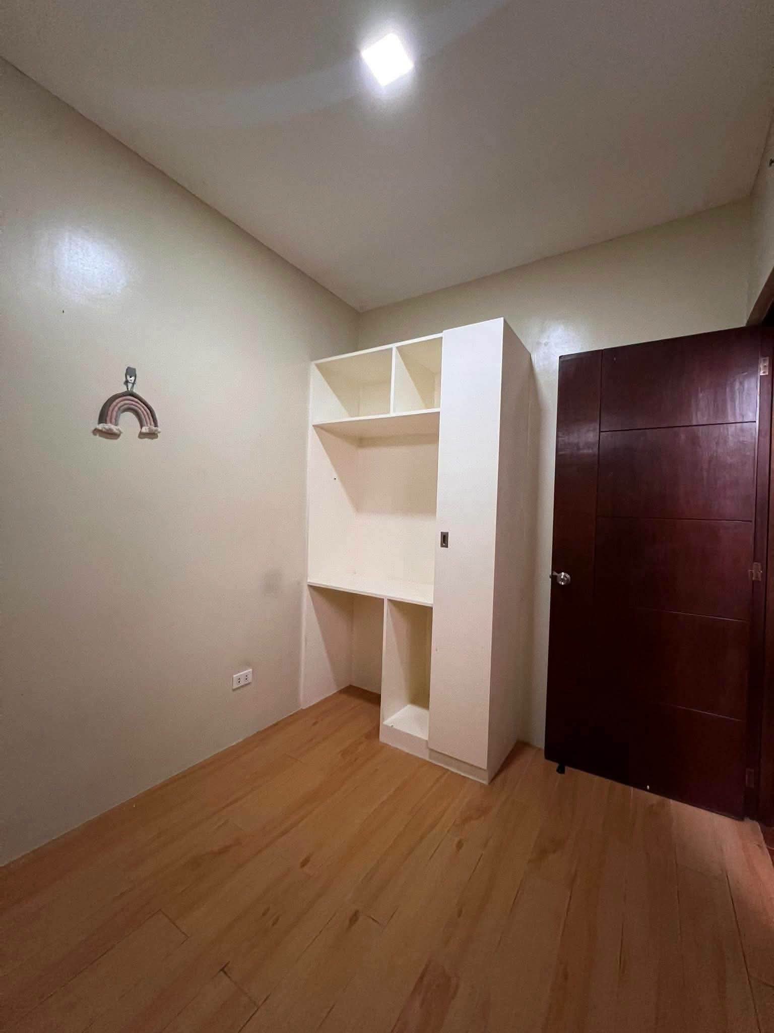 FOR RENT TOWNHOUSE IN ROBINSLANE LILOAN POBLACION