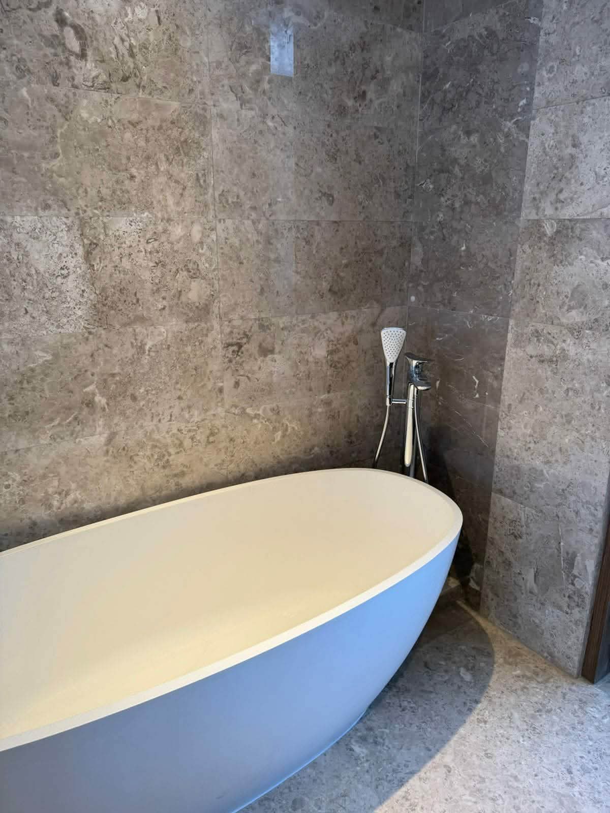 FULLY FURNISHED ONE BEDROOM IN SHERATON MACTAN