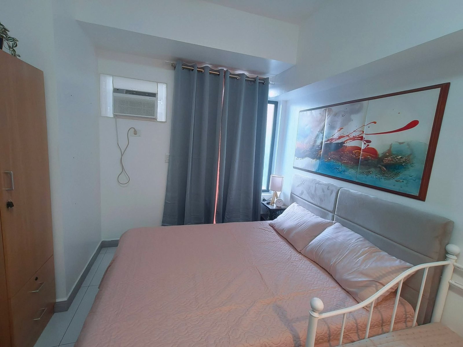 CORNER STUDIO FOR RENT IN ARC TOWERS