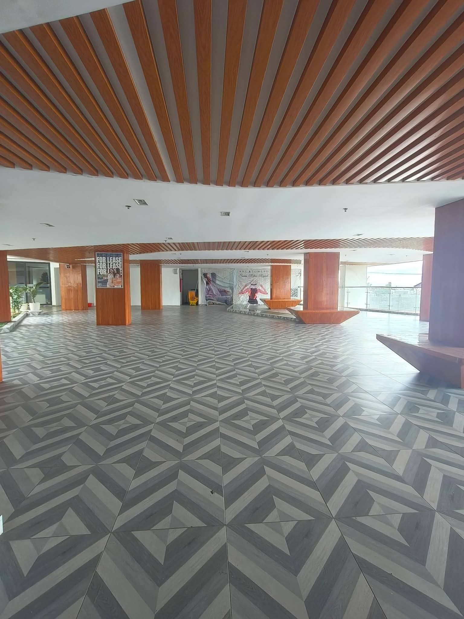 CORNER STUDIO FOR RENT IN ARC TOWERS