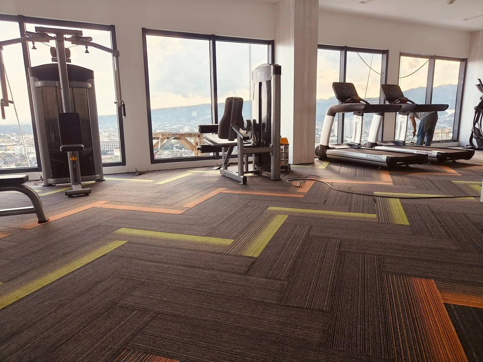 CORNER STUDIO FOR RENT IN ARC TOWERS