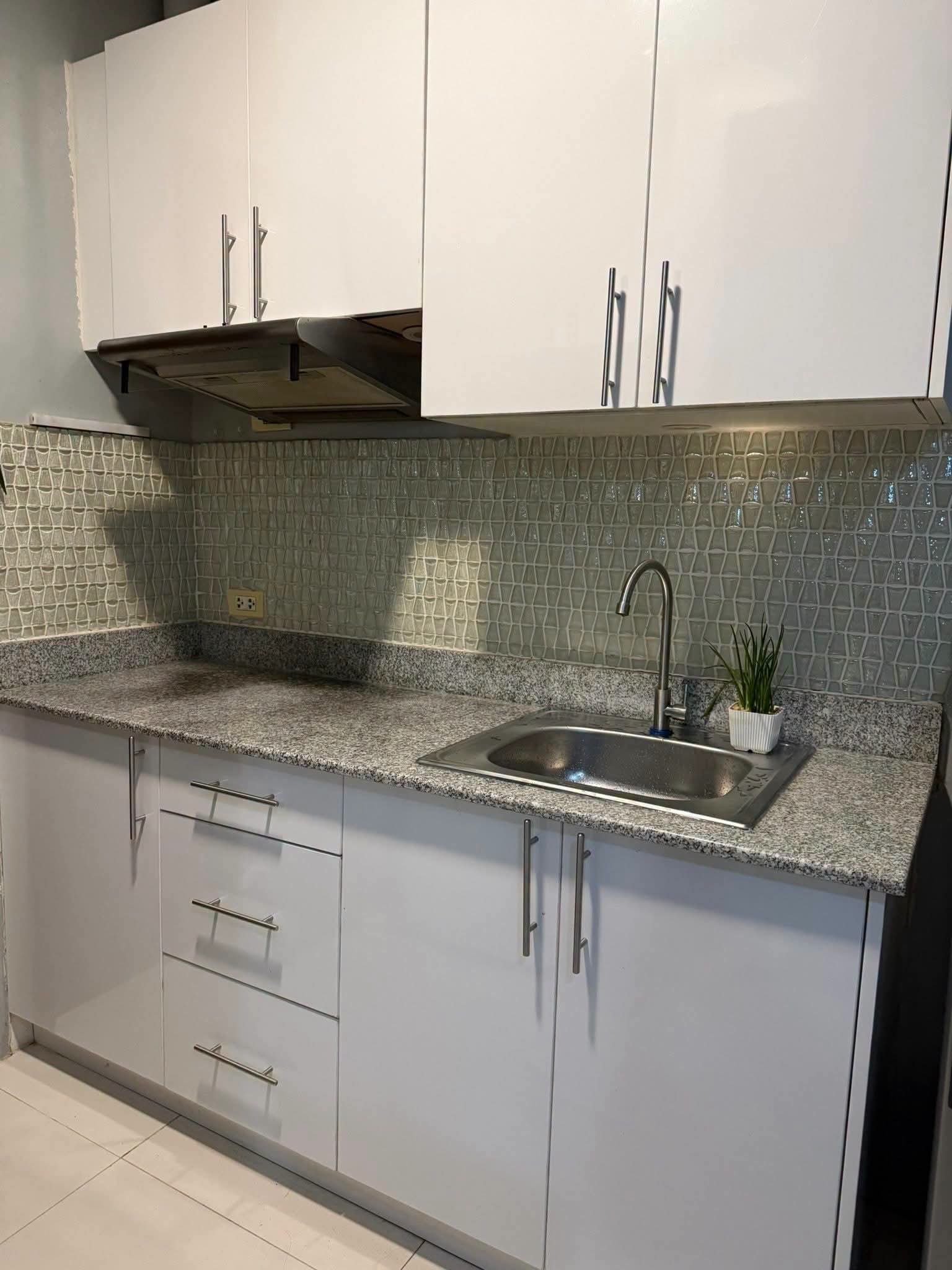 FOR RENT – 1-BEDROOM CONDO UNIT Bamboo Bay Community