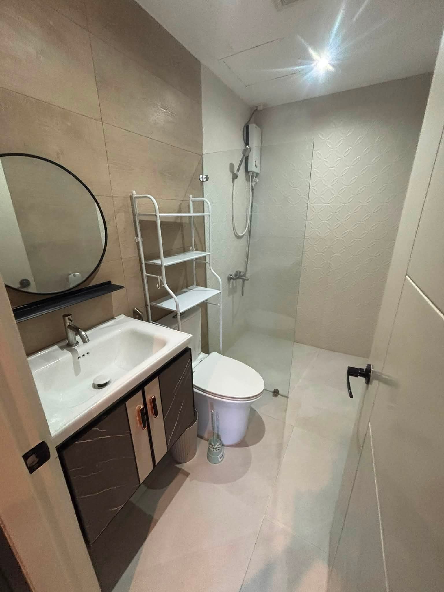 CONDO FOR RENT OR FOR SALE AIR CONDO